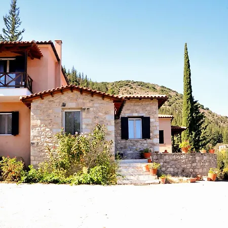 Ferienwohnung Elegant Stone Mansion In Historic Mystras Exterior foto