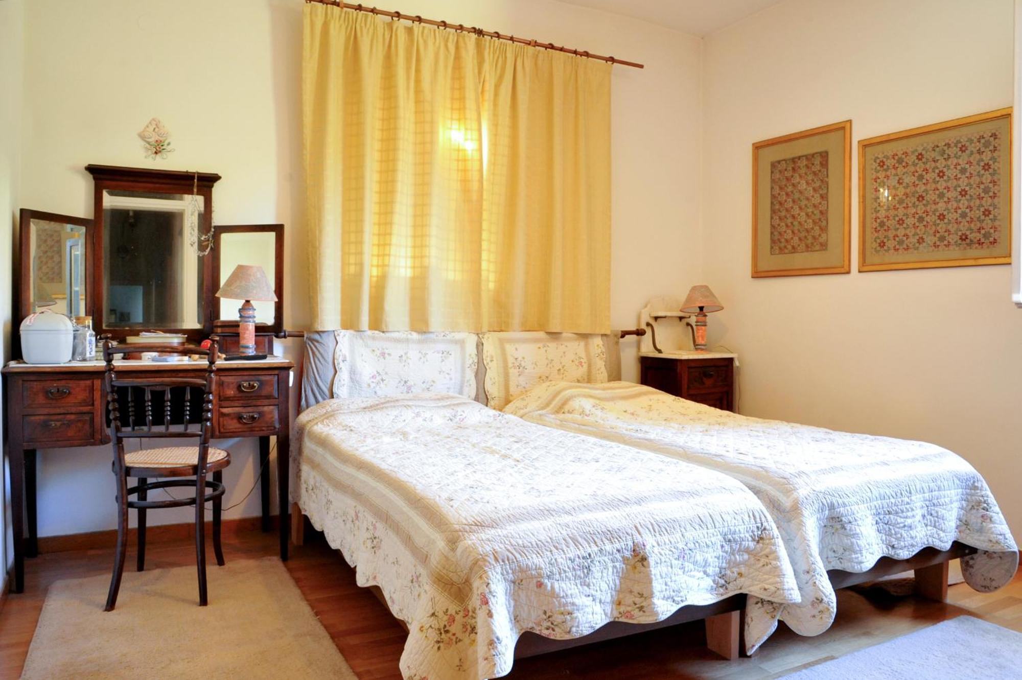 Elegant Stone Mansion In Historic Apartment *
