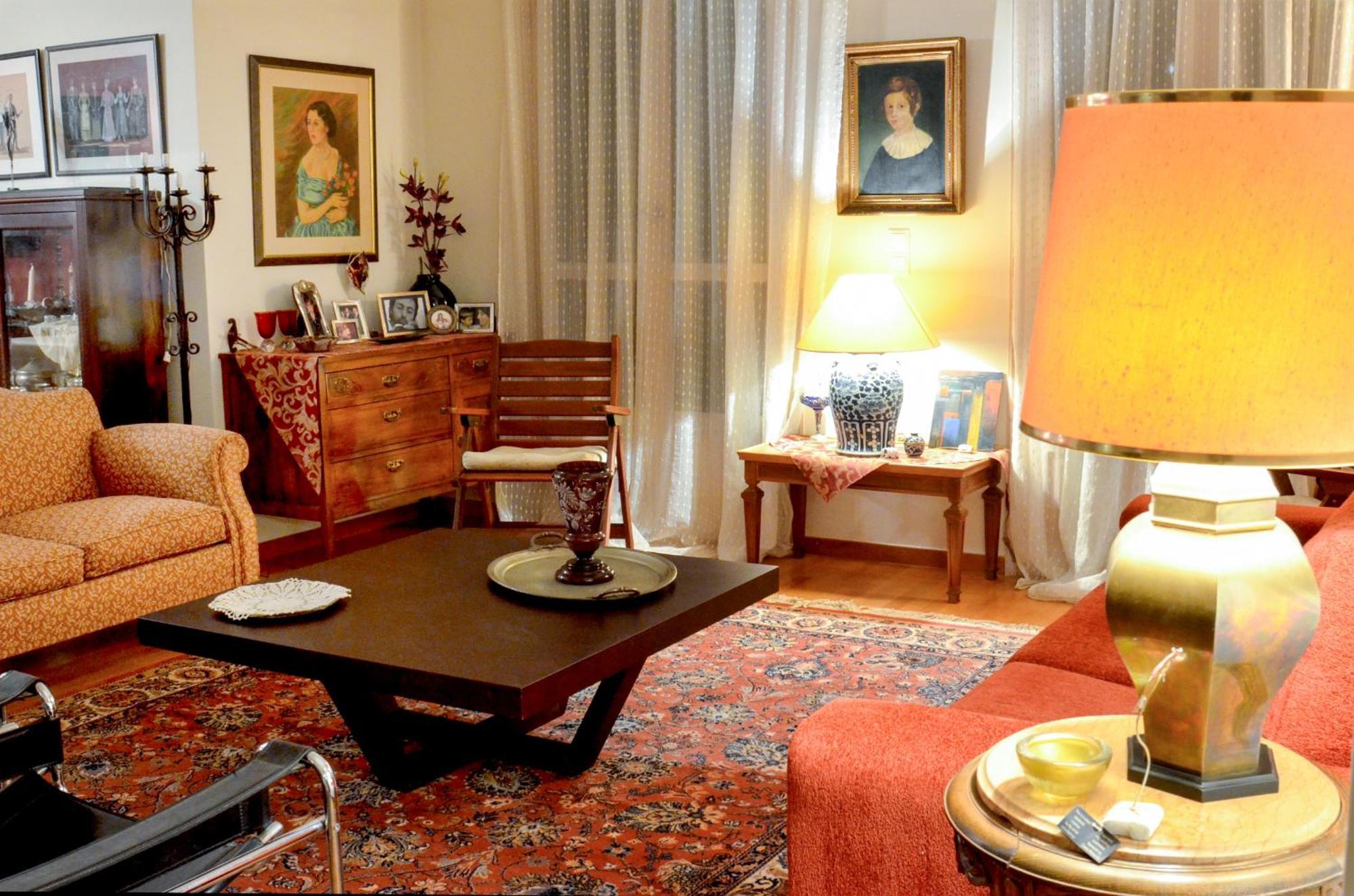 Apartment Elegant Stone Mansion In Historic